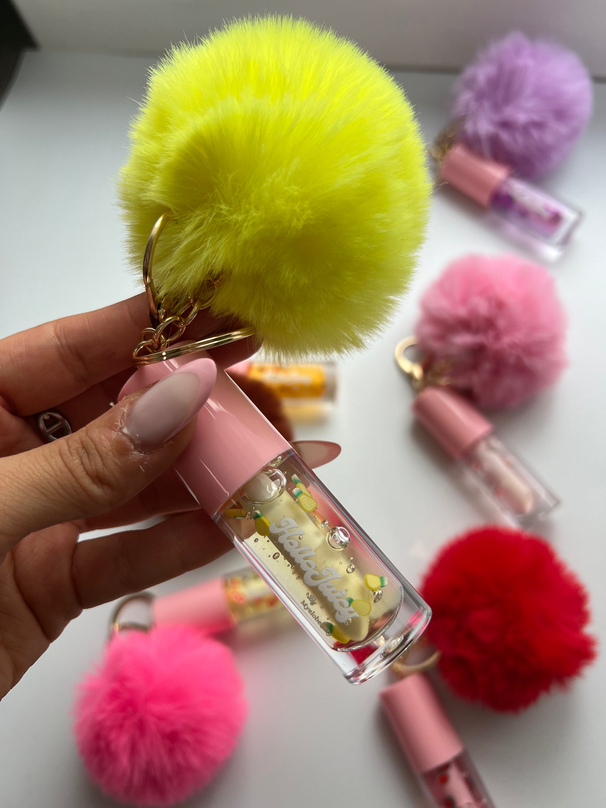 HelloJuicy pompon