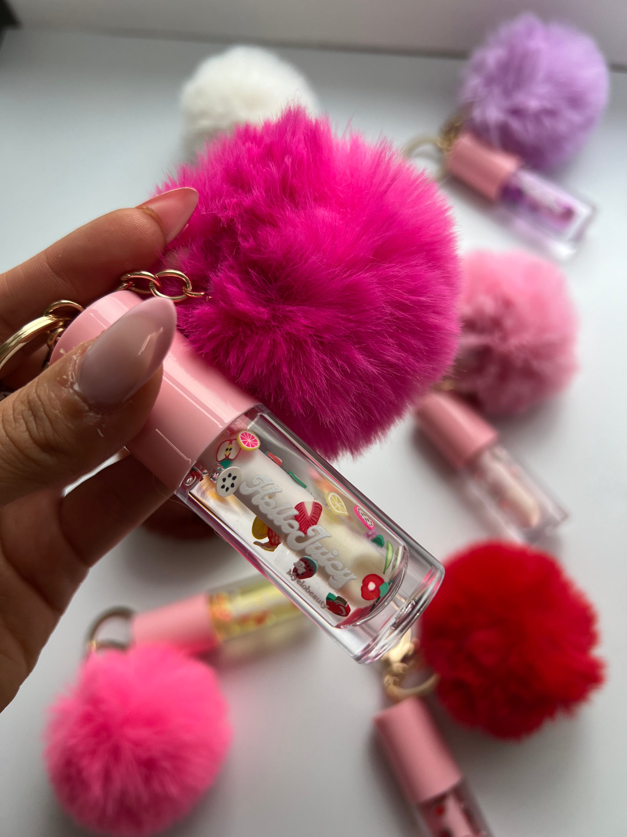HelloJuicy pompon
